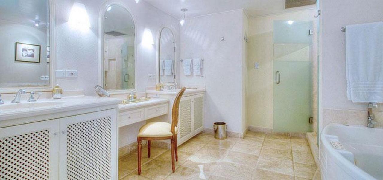 The Hole Villa Elsewhere מראה חיצוני תמונה
